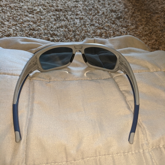 Authentic Men's Oakley Sunglasses 🕶️ - Picture 5 of 12